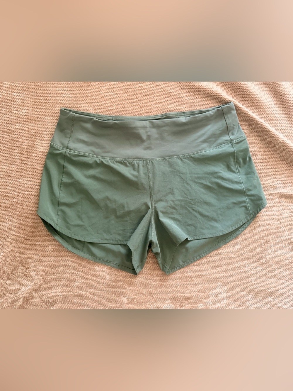Lululemon Speed Up Shorts, 4 inch inseam in Grey Eucalyptus - Picture 2 of 4